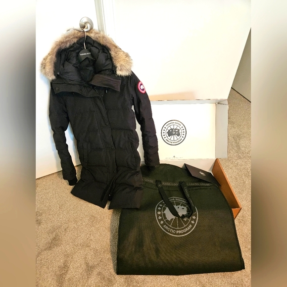 Canada Goose Jackets & Blazers - Canada Goose Shelburne Parka - Women's